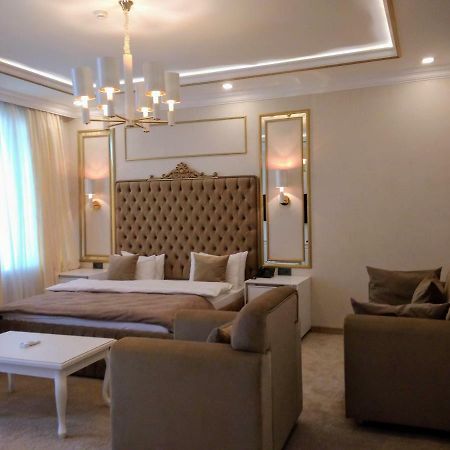 Hotel Ambassador à Almaty Extérieur photo