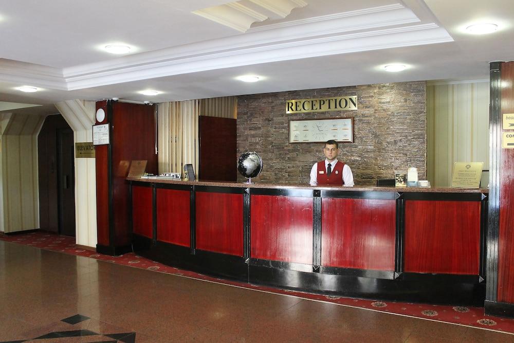 Hotel Ambassador à Almaty Extérieur photo