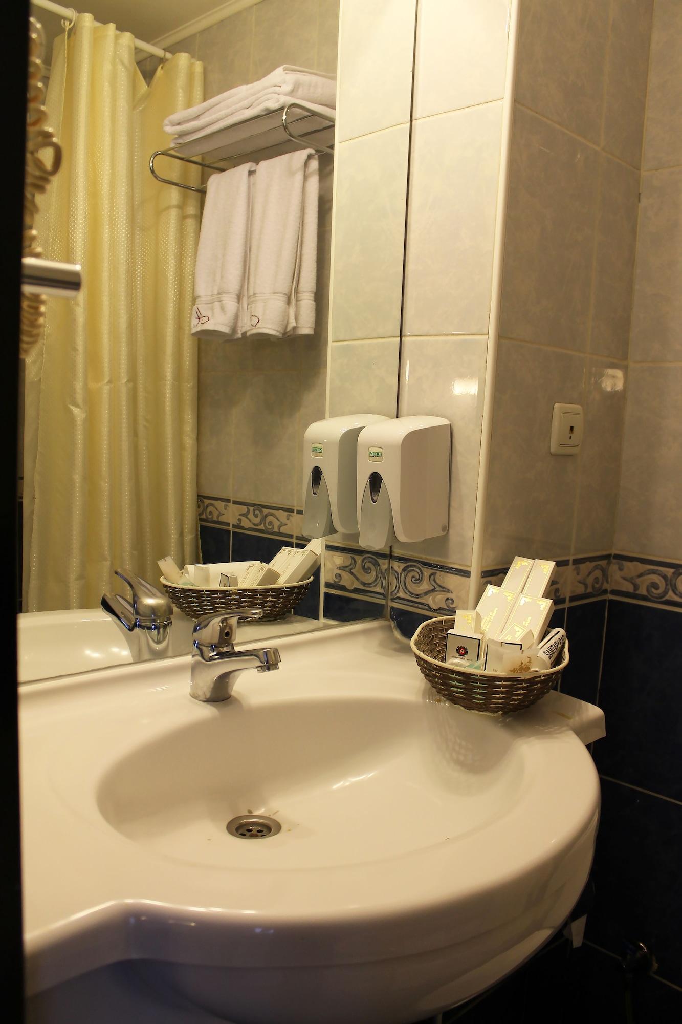 Hotel Ambassador à Almaty Extérieur photo