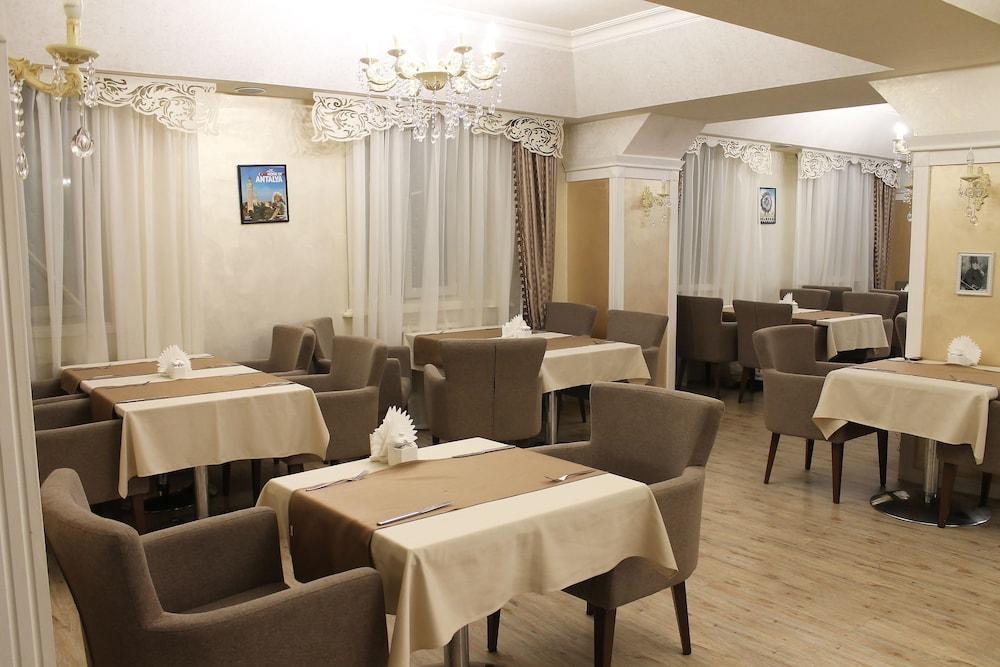Hotel Ambassador à Almaty Extérieur photo