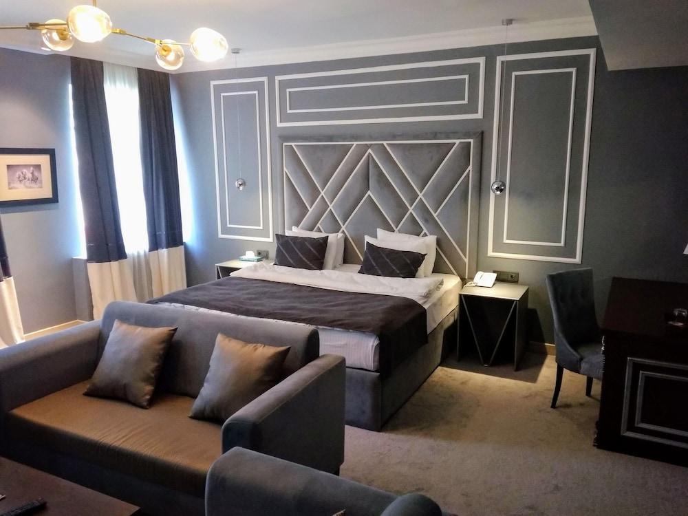 Hotel Ambassador à Almaty Extérieur photo