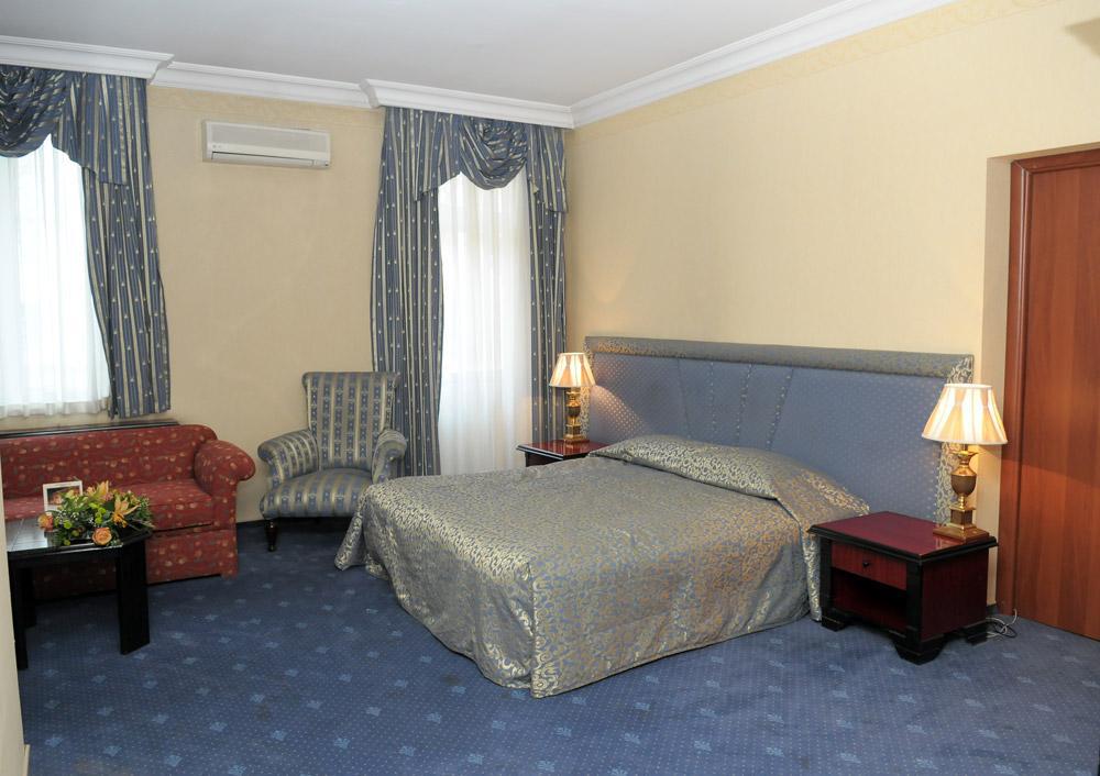Hotel Ambassador à Almaty Extérieur photo