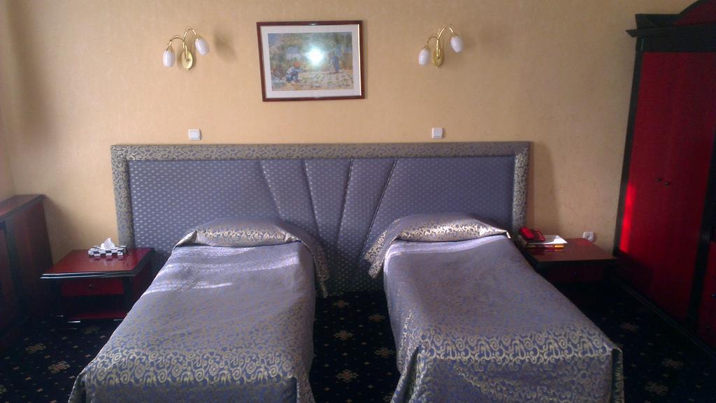 Hotel Ambassador à Almaty Extérieur photo