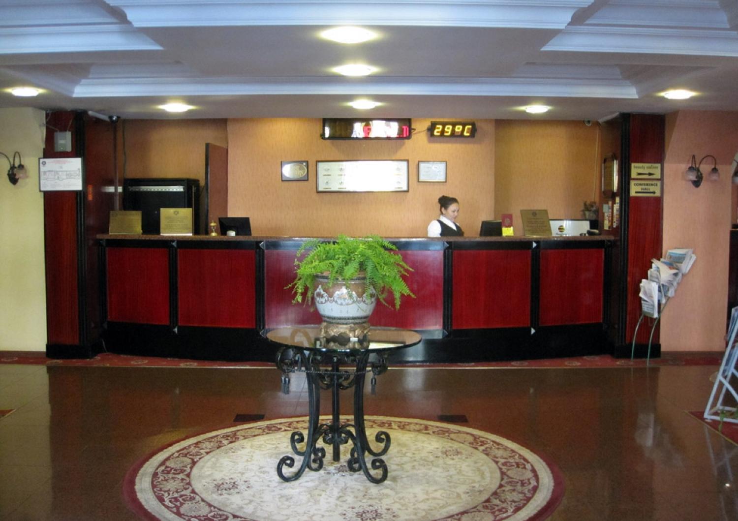 Hotel Ambassador à Almaty Extérieur photo