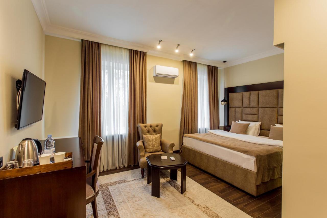 Hotel Ambassador à Almaty Extérieur photo